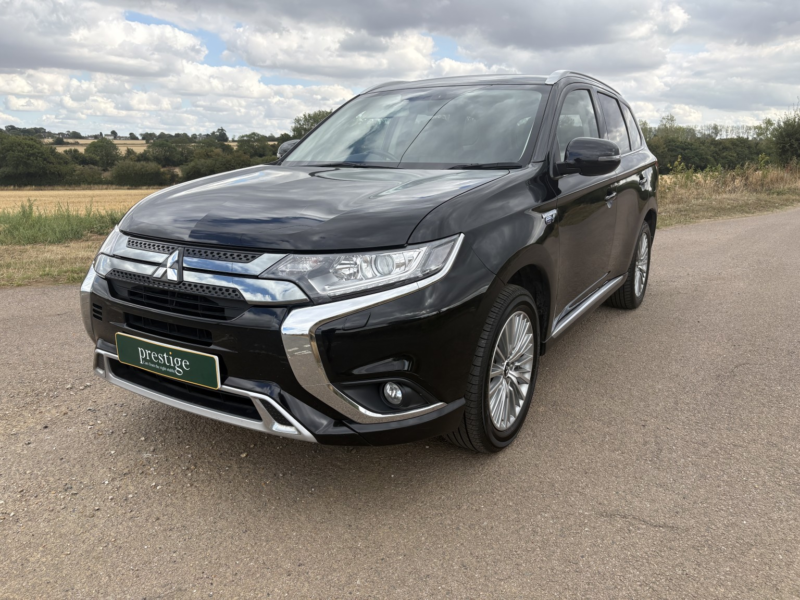 2019 Mitsubishi Outlander 2.4 H Twinmotor 13.8kwh Juro in Black — image 1