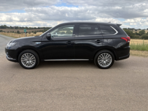 2019 Mitsubishi Outlander 2.4 H Twinmotor 13.8kwh Juro in Black — image 2