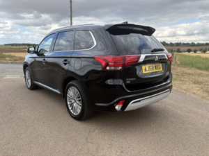 2019 Mitsubishi Outlander 2.4 H Twinmotor 13.8kwh Juro in Black — image 3
