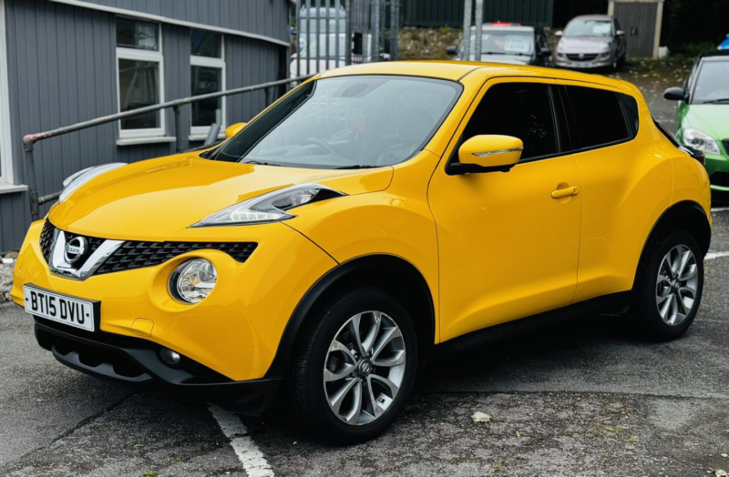 2015 Nissan Juke 1.2 Dig-T Tekna in Yellow — image 1