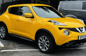 2015 Nissan Juke 1.2 Dig-T Tekna in Yellow — image 2