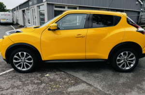 2015 Nissan Juke 1.2 Dig-T Tekna in Yellow — image 4