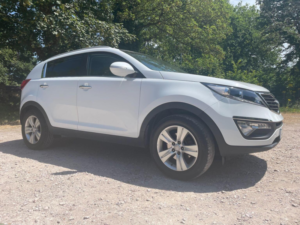 2013 Kia Sportage 1.7 Crdi Ecodynamics 2 2WD Euro 5 (s/s) 5dr in White — image 3