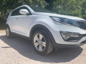 2013 Kia Sportage 1.7 Crdi Ecodynamics 2 2WD Euro 5 (s/s) 5dr in White — image 4