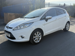 2011 Ford Fiesta 1.4 Titanium in White — image 3