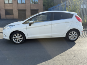 2011 Ford Fiesta 1.4 Titanium in White — image 4