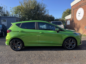 2022 Ford Fiesta 1.5 Fiesta St-3 5 Door 1.5l Ecoboost 200ps Fwd 6-Speed Manual in Green — image 2