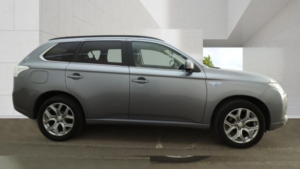 2015 Mitsubishi Outlander 2.0 H 12kwh Gx4h in Grey — image 3