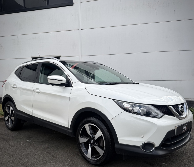 2016 Nissan Qashqai 1.2 Dig-T N-Connecta in White — image 1