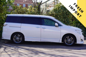 2012 Nissan Elgrand 2.5 Highway Star Urban Chrome 5dr 7 Seats in White — image 2