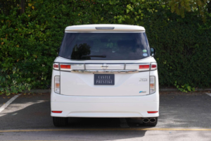 2012 Nissan Elgrand 2.5 Highway Star Urban Chrome 5dr 7 Seats in White — image 6