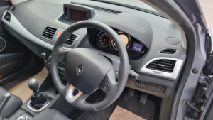 2011 Renault Megane 1.6 16v Dynamique Tomtom in Blue — image 5