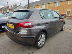 2014 Peugeot 308 1.6 Hdi Active Hatchback 5dr Diesel Manual Euro 5 (92 Ps) in Grey — image 4