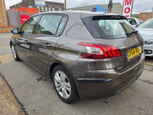 2014 Peugeot 308 1.6 Hdi Active Hatchback 5dr Diesel Manual Euro 5 (92 Ps) in Grey — image 6
