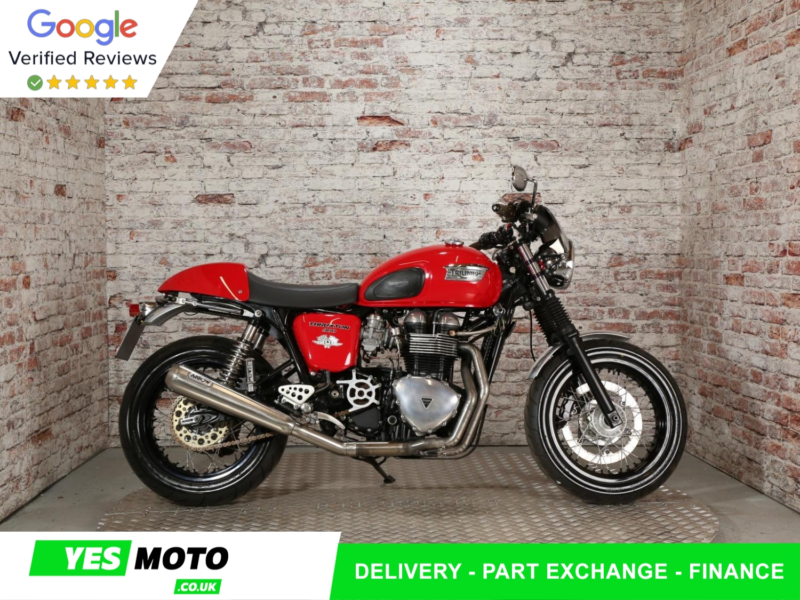 2010 Triumph Thruxton 900 in Red — image 1