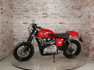 2010 Triumph Thruxton 900 in Red — image 5