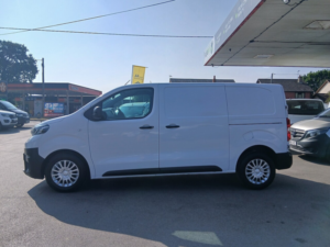 2022 Toyota Proace D Icon Lwb — image 5