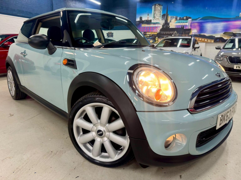 2013 MINI Hatch 1.6 First Euro 6 3dr in Blue — image 1