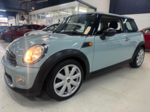 2013 MINI Hatch 1.6 First Euro 6 3dr in Blue — image 4