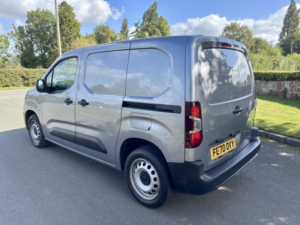 2020 Vauxhall Combo 1.6 Turbo D 2300 Edition 100 Eu6 Ulez in Grey — image 4