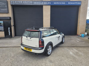 2010 MINI Clubman 1.6 Cooper Clubman in White — image 5