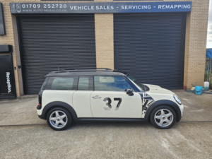 2010 MINI Clubman 1.6 Cooper Clubman in White — image 6