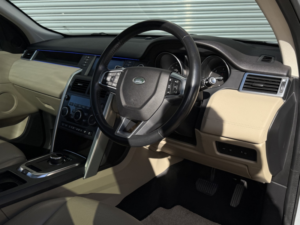 2018 Land Rover Discovery Sport 2.0 Td4 Hse in Silver — image 5