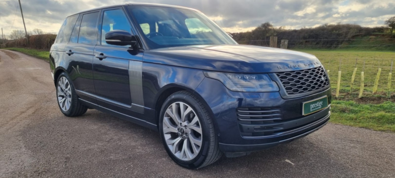 2019 Land Rover Range Rover 3.0 Sd V6 Autobiography in Blue — image 1