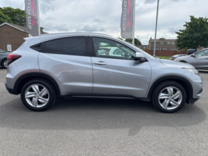2019 Honda Hr-V I-Vtec Ex in Silver — image 3