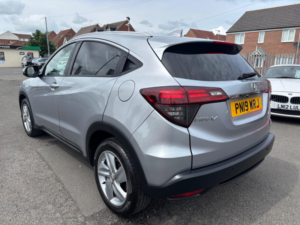 2019 Honda Hr-V I-Vtec Ex in Silver — image 4