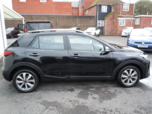 2023 Kia Stonic 1.0 T-Gdi 2 in Black — image 3