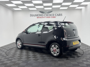 2017 Volkswagen Up! 1.0 Up! Beats in Black — image 4
