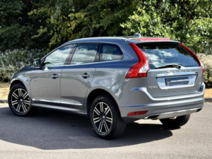 2016 Volvo Xc60 2.0 Se Lux Nav D4 in Grey — image 3