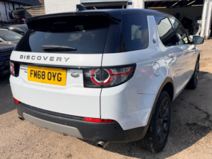 2018 Land Rover Discovery Sport Td4 Landmark in White — image 4