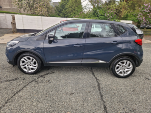 2015 Renault Captur 0.9 Dynamique Nav Tce 90 in Blue — image 4