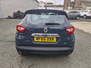 2015 Renault Captur 0.9 Dynamique Nav Tce 90 in Blue — image 6