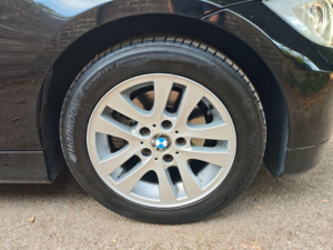 2006 BMW 3 Series 2.0 320i Se Touring Auto Euro 4 5dr in Black — image 6