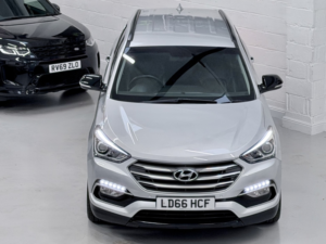2016 Hyundai Santa Fe 2.2 Santa Fe 7-St 2.2 Prm Bd A/t My16 in Silver — image 2
