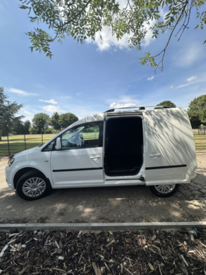 2015 Volkswagen Caddy 1.6 Tdi Bluemotion Tech C20 Trendline in White — image 6
