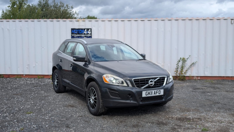 2011 Volvo Xc60 2.4 D5 Se Lux in Grey — image 1