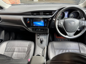 2016 Toyota Auris 1.8 Vvt-H Business Edition Touring Sports CVT Euro 6 (s/s) 5dr in White — image 4