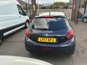 2017 Peugeot 208 1.2 Puretech Allure Premium Hatchback 5dr Petrol Manual Euro 6 (82 Ps) in Grey — image 4