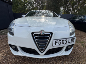 2013 Alfa Romeo Giulietta 2.0 Jtdm-2 Sportiva Euro 5 (s/s) 5dr in White — image 4