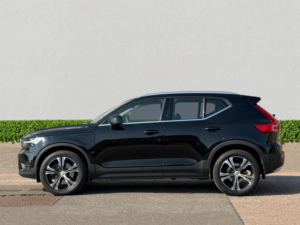 2022 Volvo Xc40 1.5h T4 Recharge 10.7kwh Inscription SUV 5dr Petrol Plug-In Hybrid Auto Euro 6 (s/s) (211 Ps) in Black — image 4