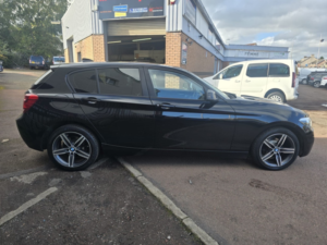 2015 BMW 1 Series 2.0 118d Sport 5-Door in Black — image 4
