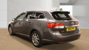 2012 Toyota Avensis 2.0 D-4d T4 Tourer Euro 5 5dr in Grey — image 3