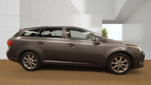 2012 Toyota Avensis 2.0 D-4d T4 Tourer Euro 5 5dr in Grey — image 5