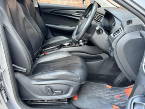 2022 MG Mg5 61.1kwh Exclusive Long Range Auto 5dr in Silver — image 3