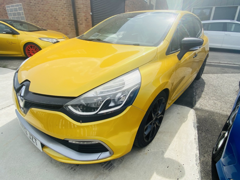 2013 Renault Clio 1.6 Tce Renaultsport Lux Edc Euro 5 5dr in Yellow — image 1