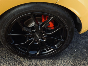 2013 Renault Clio 1.6 Tce Renaultsport Lux Edc Euro 5 5dr in Yellow — image 2